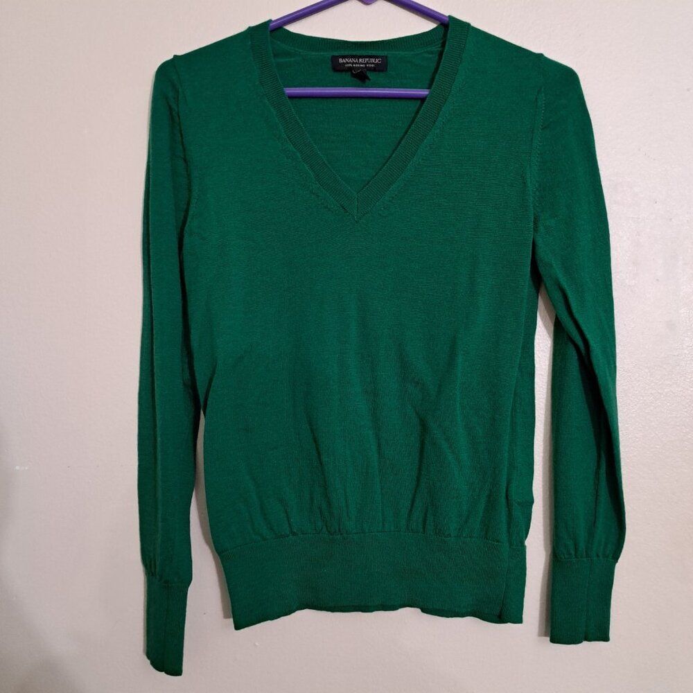 Banana Republic Women's Small Green V-Neck Sweater 100% Extra Fine Merino Wool